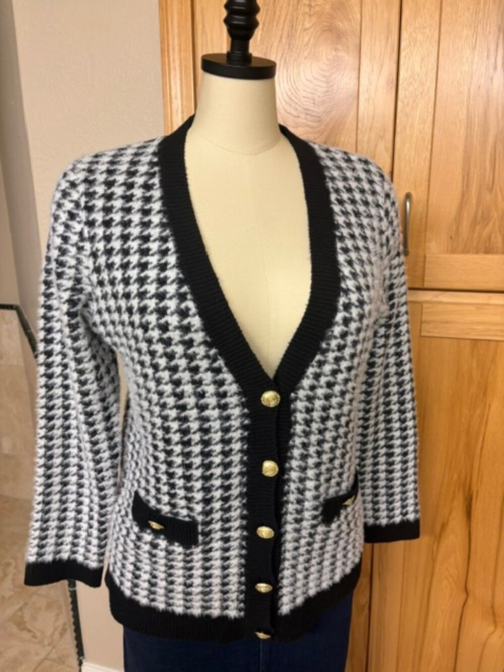 Tahari B&W Houndstooth Sweater